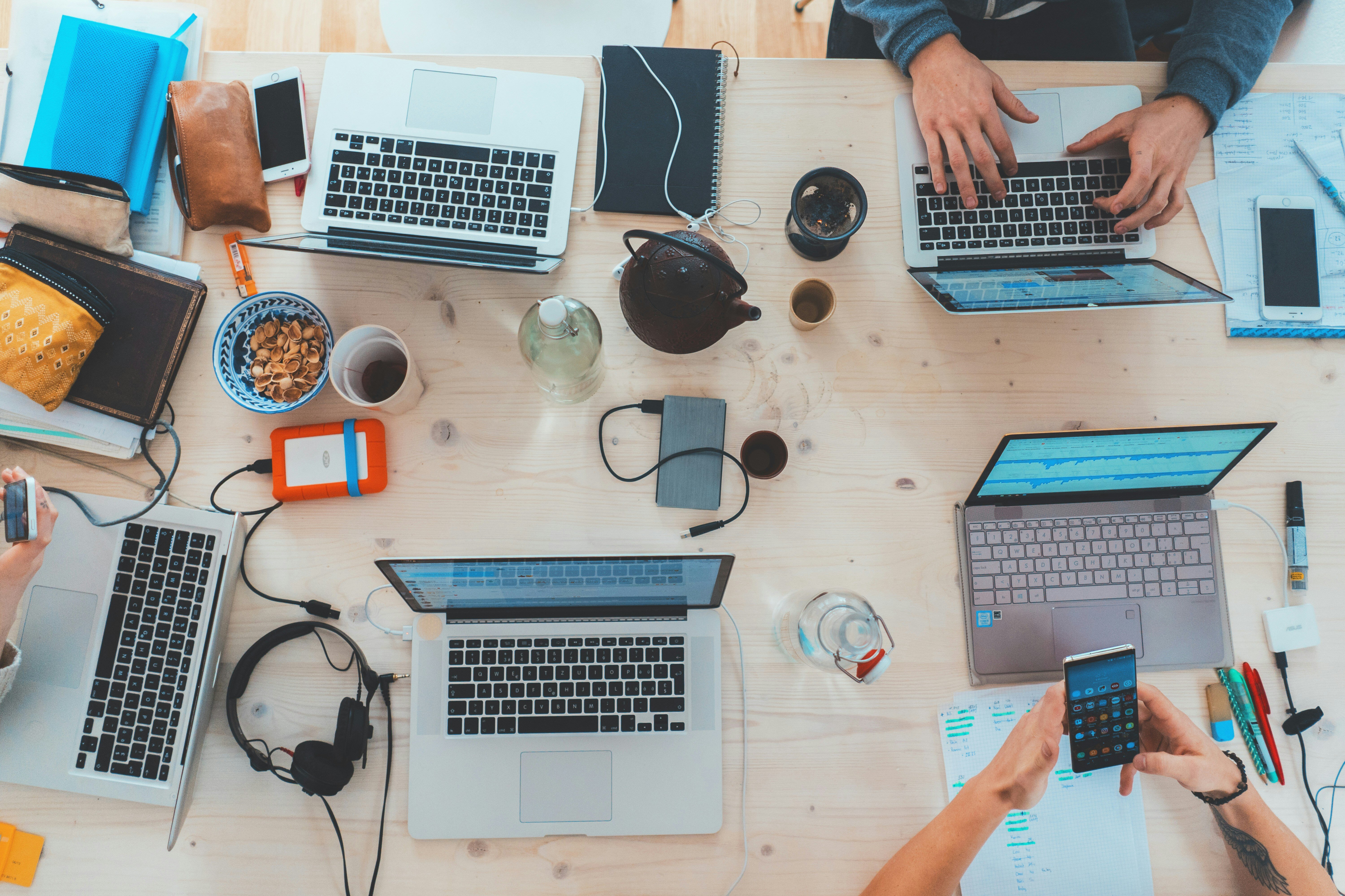 Déconstruction de cinq mythes courants entourant les services Internet pour entreprises